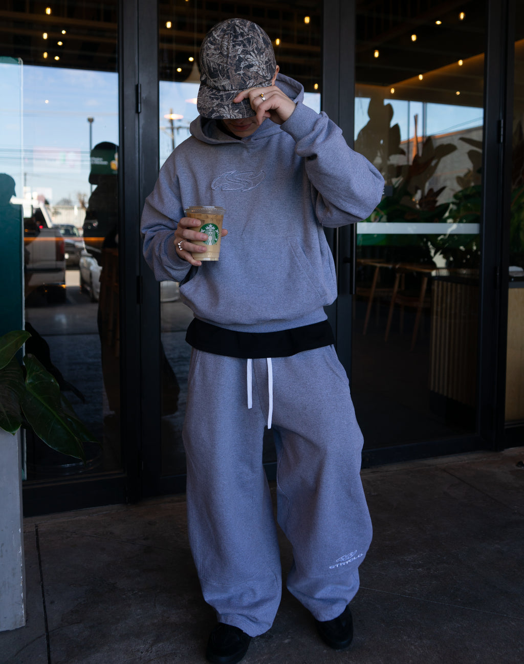 PANTALÓN BAGGY - GRIS