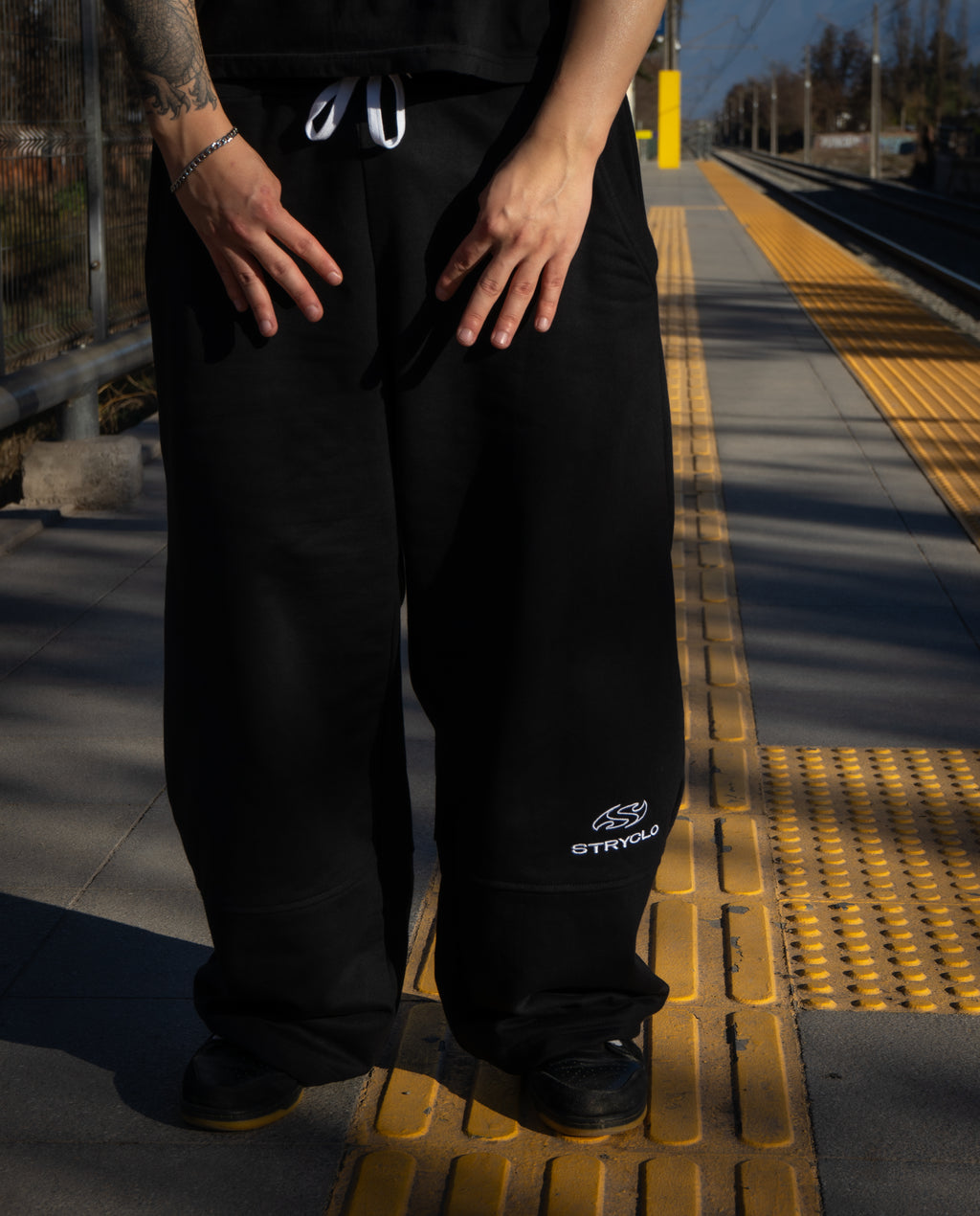 PANTALÓN BAGGY - NEGRO