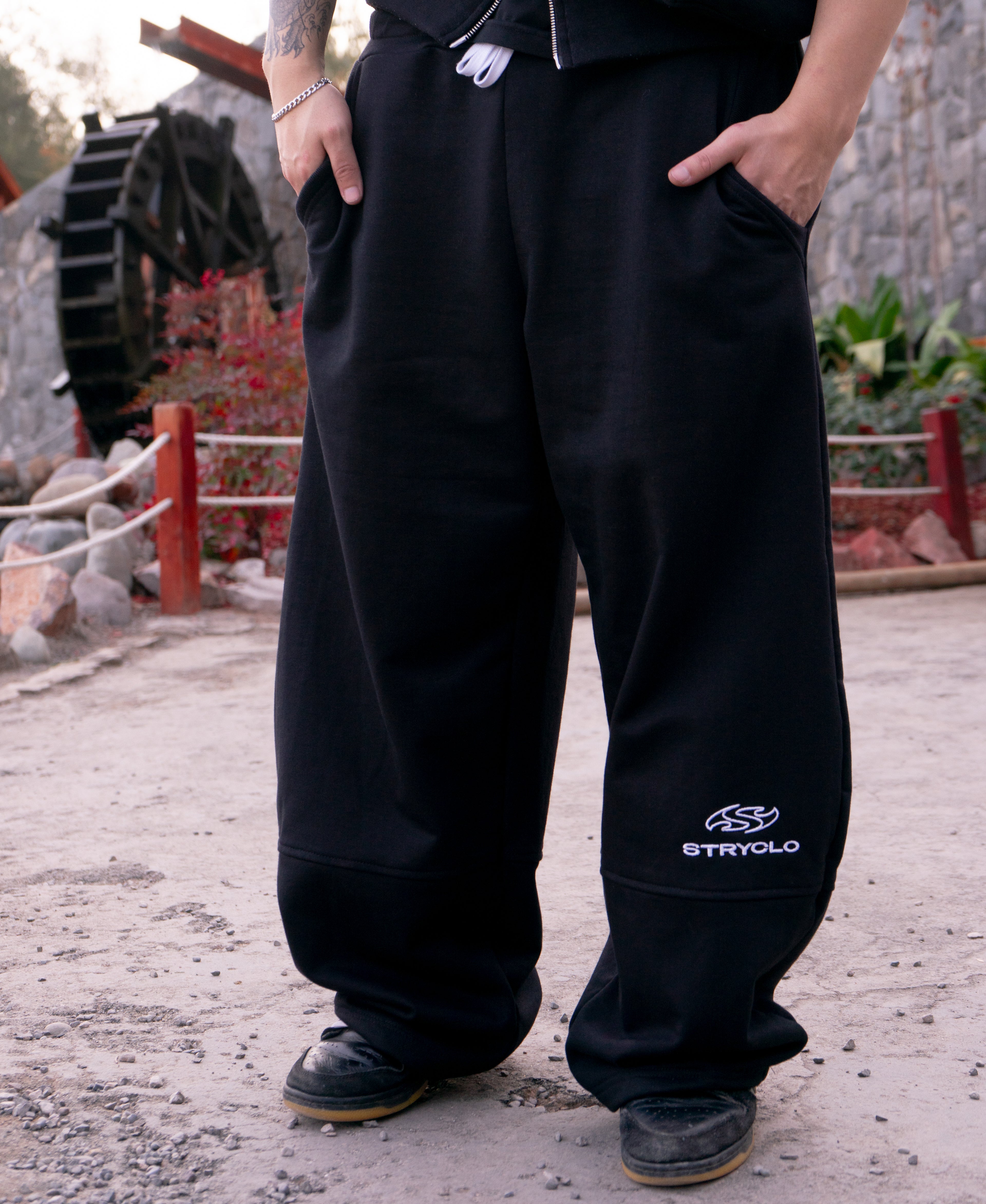 PANTALÓN BAGGY - NEGRO
